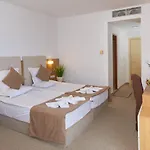 Fiesta M & Marlin Hotel 4*