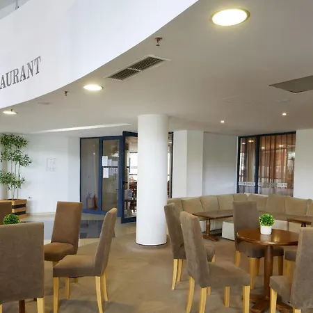 酒店 Fiesta M & Marlin 4*