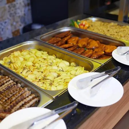 Fiesta M & Marlin 4*