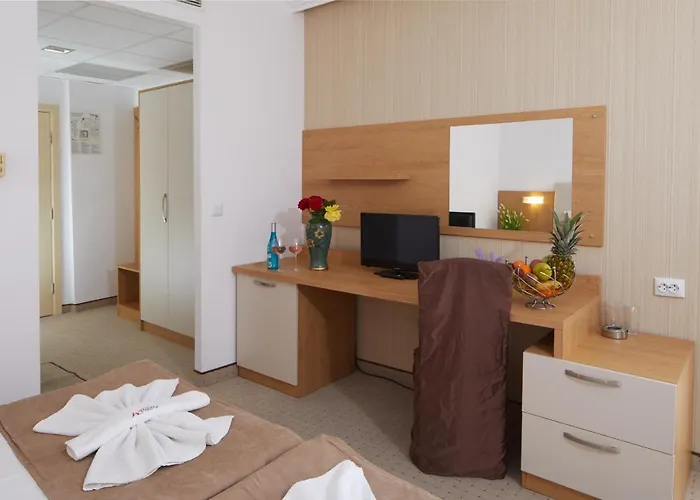 Fiesta M & Marlin 4*