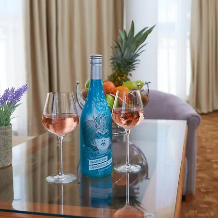 Отель Fiesta M & Marlin