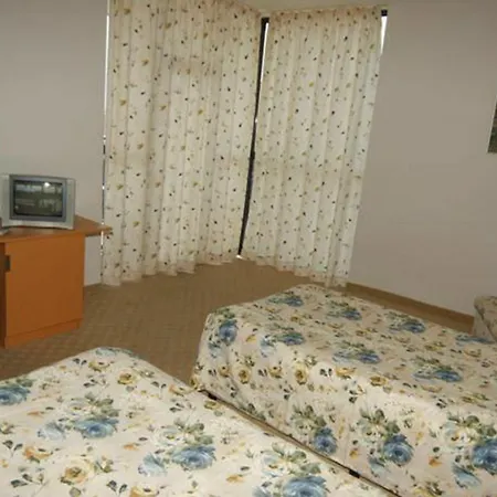 Fiesta M & Marlin 4*