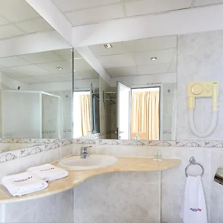 מלון Fiesta M & Marlin סאני ביץ'