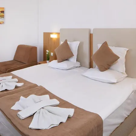 מלון Fiesta M & Marlin 4*