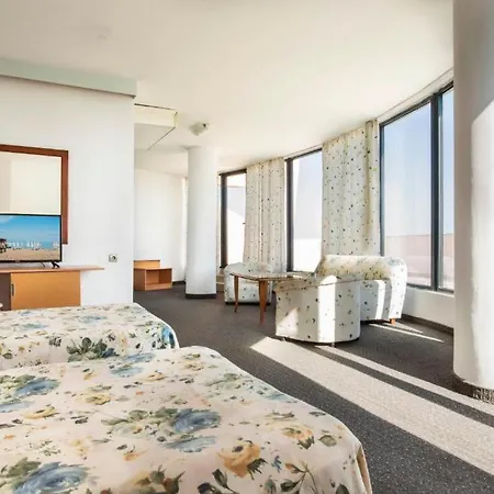 מלון Fiesta M & Marlin