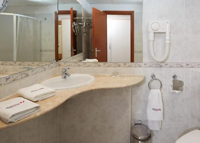 Fiesta M & Marlin Hotel 4*